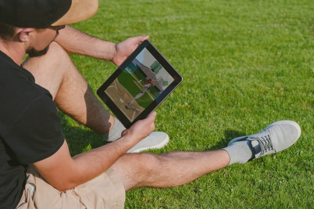 Convenience at your fingertips: online baseball revolutionizes the game.
